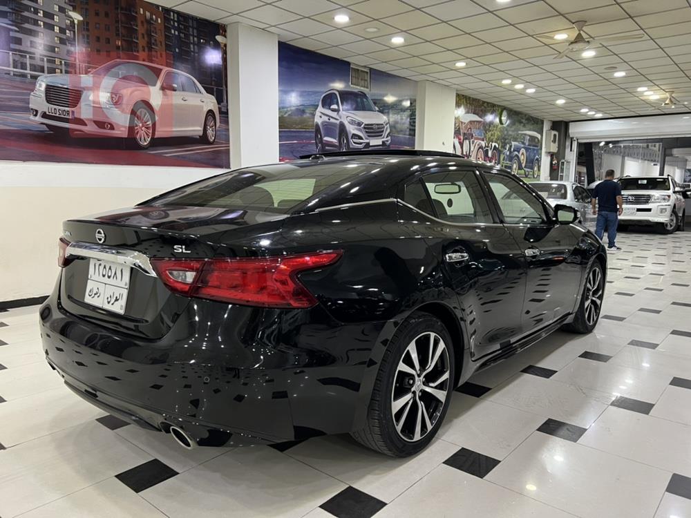 Nissan Maxima